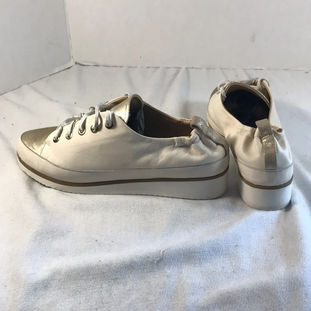 Ron White Designer Women’s Nova Ice/ Platinum Leather Lace Up Comfort Sneakers